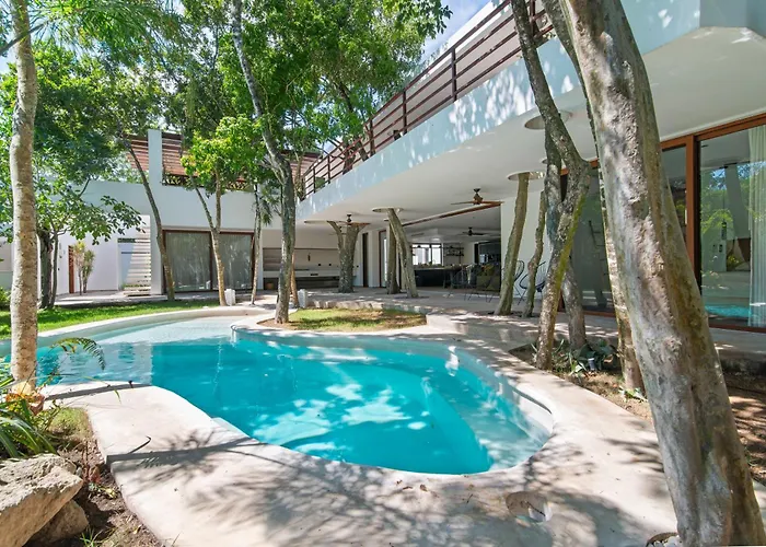 With Lagoon Pool & Jacuzzi 400m From Xcaret Villa Playa del Carmen