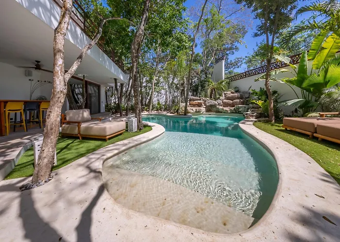 With Lagoon Pool & Jacuzzi 400m From Xcaret